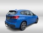 BMW X1 sDrive20i High Executive Ed. / Trekhaak / Panoramadak / Camera / Head-up / 19'' / Memory seats / Leder / Stuurverwarming / Navigatie / DAB / Stoelverwarming / Cruise Control
