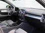 Volvo XC40 2.0 B4 Plus Dark Automaat / Trekhaak / Harman Kardon / All-season banden / Reservewiel / Verwarmd voorruit