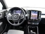 Volvo XC40 2.0 B4 Plus Dark Automaat / Trekhaak / Harman Kardon / All-season banden / Reservewiel / Verwarmd voorruit