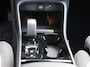 Volvo XC40 2.0 B4 Plus Dark Automaat / Trekhaak / Harman Kardon / All-season banden / Reservewiel / Verwarmd voorruit