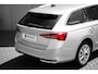 Skoda Octavia Combi 1.5 TSI Business Edition | Achteruitrijcamera | Chromen grille | Cruise control met speedlimiter