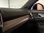 Volvo XC40 T5 Recharge R-Design | Stoel en Stuurwielverwarming | Leder Alcantara R-Design bekleding met wit stiksel en bies | Zitting verlenging voorstoelen | Cruise Control | 19 Inch | Keyless Drive | Parkeersensoren achter | Elektrisch bedienbare achterklep | Bree