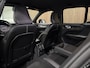 Volvo XC40 T5 Recharge R-Design | Stoel en Stuurwielverwarming | Leder Alcantara R-Design bekleding met wit stiksel en bies | Zitting verlenging voorstoelen | Cruise Control | 19 Inch | Keyless Drive | Parkeersensoren achter | Elektrisch bedienbare achterklep | Bree