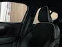 Volvo XC40 T5 Recharge R-Design | Stoel en Stuurwielverwarming | Leder Alcantara R-Design bekleding met wit stiksel en bies | Zitting verlenging voorstoelen | Cruise Control | 19 Inch | Keyless Drive | Parkeersensoren achter | Elektrisch bedienbare achterklep | Bree