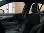 Volvo XC40 T5 Recharge R-Design | Stoel en Stuurwielverwarming | Leder Alcantara R-Design bekleding met wit stiksel en bies | Zitting verlenging voorstoelen | Cruise Control | 19 Inch | Keyless Drive | Parkeersensoren achter | Elektrisch bedienbare achterklep | Bree