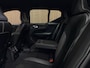 Volvo XC40 T5 Recharge R-Design | Stoel en Stuurwielverwarming | Leder Alcantara R-Design bekleding met wit stiksel en bies | Zitting verlenging voorstoelen | Cruise Control | 19 Inch | Keyless Drive | Parkeersensoren achter | Elektrisch bedienbare achterklep | Bree