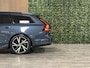 Volvo V90 T8 AWD Recharge R-Design | Vol! | Luchtvering | Bowers & Wilkins | Trekhaak | 360° Camera | Schuifdak | Head-Up Display | Adaptieve Cruise Control | Standkachel met Volvo On Call App | Stoel en Stuurwielverwarming | Full LED Meesturende koplampen | Pilot