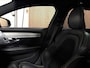 Volvo V90 T8 AWD Recharge R-Design | Vol! | Luchtvering | Bowers & Wilkins | Trekhaak | 360° Camera | Schuifdak | Head-Up Display | Adaptieve Cruise Control | Standkachel met Volvo On Call App | Stoel en Stuurwielverwarming | Full LED Meesturende koplampen | Pilot