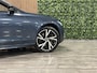 Volvo V90 T8 AWD Recharge R-Design | Vol! | Luchtvering | Bowers & Wilkins | Trekhaak | 360° Camera | Schuifdak | Head-Up Display | Adaptieve Cruise Control | Standkachel met Volvo On Call App | Stoel en Stuurwielverwarming | Full LED Meesturende koplampen | Pilot