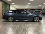 Volvo V90 T8 AWD Recharge R-Design | Vol! | Luchtvering | Bowers & Wilkins | Trekhaak | 360° Camera | Schuifdak | Head-Up Display | Adaptieve Cruise Control | Standkachel met Volvo On Call App | Stoel en Stuurwielverwarming | Full LED Meesturende koplampen | Pilot