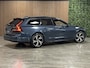 Volvo V90 T8 AWD Recharge R-Design | Vol! | Luchtvering | Bowers & Wilkins | Trekhaak | 360° Camera | Schuifdak | Head-Up Display | Adaptieve Cruise Control | Standkachel met Volvo On Call App | Stoel en Stuurwielverwarming | Full LED Meesturende koplampen | Pilot