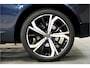 Volvo XC60 2.0 B5 MHEV 195kW/265pk Aut8 Ultimate Dark PANORAMADAK + HARMAN/KARDON + PILOT ASSIST + HEAD-UP DISPLAY + ADAPT.CRUISE + STANDKACHEL + STOELVERWARMING V&A + BLIS + LANE ASSIST + STUURVERWARMING + ON-CALL + EL.TREKHAAK + PARKSENSOREN + 21" LM-VELGEN!!