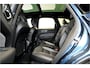 Volvo XC60 2.0 B5 MHEV 195kW/265pk Aut8 Ultimate Dark PANORAMADAK + HARMAN/KARDON + PILOT ASSIST + HEAD-UP DISPLAY + ADAPT.CRUISE + STANDKACHEL + STOELVERWARMING V&A + BLIS + LANE ASSIST + STUURVERWARMING + ON-CALL + EL.TREKHAAK + PARKSENSOREN + 21" LM-VELGEN!!