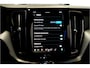 Volvo XC60 2.0 B5 MHEV 195kW/265pk Aut8 Ultimate Dark PANORAMADAK + HARMAN/KARDON + PILOT ASSIST + HEAD-UP DISPLAY + ADAPT.CRUISE + STANDKACHEL + STOELVERWARMING V&A + BLIS + LANE ASSIST + STUURVERWARMING + ON-CALL + EL.TREKHAAK + PARKSENSOREN + 21" LM-VELGEN!!