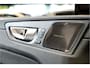 Volvo XC60 2.0 B5 MHEV 195kW/265pk Aut8 Ultimate Dark PANORAMADAK + HARMAN/KARDON + PILOT ASSIST + HEAD-UP DISPLAY + ADAPT.CRUISE + STANDKACHEL + STOELVERWARMING V&A + BLIS + LANE ASSIST + STUURVERWARMING + ON-CALL + EL.TREKHAAK + PARKSENSOREN + 21" LM-VELGEN!!