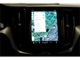 Volvo XC60 2.0 B5 MHEV 195kW/265pk Aut8 Ultimate Dark PANORAMADAK + HARMAN/KARDON + PILOT ASSIST + HEAD-UP DISPLAY + ADAPT.CRUISE + STANDKACHEL + STOELVERWARMING V&A + BLIS + LANE ASSIST + STUURVERWARMING + ON-CALL + EL.TREKHAAK + PARKSENSOREN + 21" LM-VELGEN!!