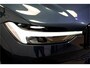 Volvo XC60 2.0 B5 MHEV 195kW/265pk Aut8 Ultimate Dark PANORAMADAK + HARMAN/KARDON + PILOT ASSIST + HEAD-UP DISPLAY + ADAPT.CRUISE + STANDKACHEL + STOELVERWARMING V&A + BLIS + LANE ASSIST + STUURVERWARMING + ON-CALL + EL.TREKHAAK + PARKSENSOREN + 21" LM-VELGEN!!