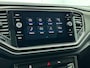 Volkswagen T-Roc 1.0 TSI Style | LMV | Panorama dak | Navigatie | Parkeer sensoren | Trekhaak | Cruise control | Climate control | Apple carplay | Camera