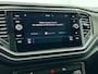 Volkswagen T-Roc 1.0 TSI Style | LMV | Panorama dak | Navigatie | Parkeer sensoren | Trekhaak | Cruise control | Climate control | Apple carplay | Camera