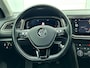Volkswagen T-Roc 1.0 TSI Style | LMV | Panorama dak | Navigatie | Parkeer sensoren | Trekhaak | Cruise control | Climate control | Apple carplay | Camera