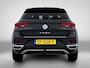 Volkswagen T-Roc 1.0 TSI Style | LMV | Panorama dak | Navigatie | Parkeer sensoren | Trekhaak | Cruise control | Climate control | Apple carplay | Camera