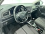 Volkswagen T-Roc 1.0 TSI Style | LMV | Panorama dak | Navigatie | Parkeer sensoren | Trekhaak | Cruise control | Climate control | Apple carplay | Camera