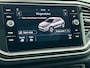 Volkswagen T-Roc 1.0 TSI Style | LMV | Panorama dak | Navigatie | Parkeer sensoren | Trekhaak | Cruise control | Climate control | Apple carplay | Camera