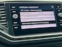 Volkswagen T-Roc 1.0 TSI Style | LMV | Panorama dak | Navigatie | Parkeer sensoren | Trekhaak | Cruise control | Climate control | Apple carplay | Camera