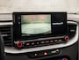 Kia Ceed Sportswagon 1.0 T-GDi DynamicLine (APPLE CARPLAY, GROOT NAVI, CAMERA, XENON, GETINT GLAS, SPORTSTOELEN, PARKEERSENSOREN, LM VELGEN, CRUISE, LANE ASSIST, NIEUWSTAAT)
