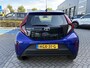 Toyota Aygo X PLAY APPLE/ANDROID CAMERA AD-CRUISE NL-AUTO BLUETOOTH AIRCO LM-VELGEN