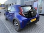 Toyota Aygo X PLAY APPLE/ANDROID CAMERA AD-CRUISE NL-AUTO BLUETOOTH AIRCO LM-VELGEN