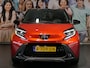 Toyota Aygo X 1.0 VVT-i MT Limited *Camera & sensoren v+a* - Draadloze telefoonlader, bluetooth, LMV 18", half leder/stof bekleding