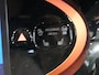 Toyota Aygo X 1.0 VVT-i MT Limited *Camera & sensoren v+a* - Draadloze telefoonlader, bluetooth, LMV 18", half leder/stof bekleding