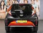 Toyota Aygo X 1.0 VVT-i MT Limited *Camera & sensoren v+a* - Draadloze telefoonlader, bluetooth, LMV 18", half leder/stof bekleding