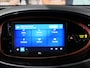 Toyota Aygo X 1.0 VVT-i MT Limited *Camera & sensoren v+a* - Draadloze telefoonlader, bluetooth, LMV 18", half leder/stof bekleding