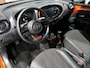 Toyota Aygo X 1.0 VVT-i MT Limited *Camera & sensoren v+a* - Draadloze telefoonlader, bluetooth, LMV 18", half leder/stof bekleding