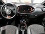 Toyota Aygo X 1.0 VVT-i MT Limited *Camera & sensoren v+a* - Draadloze telefoonlader, bluetooth, LMV 18", half leder/stof bekleding