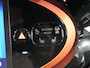 Toyota Aygo X 1.0 VVT-i MT Limited *Camera & sensoren v+a* - Draadloze telefoonlader, bluetooth, LMV 18", half leder/stof bekleding