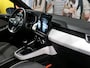 Renault Clio 1.0 TCe 90 Techno *Dealer onderhouden & Groot scherm!* - Sensor v+a, camera, navi