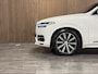 Volvo XC90 T8 AWD Recharge Insription | Full Option! | Luchtvering | Bowers & Wilkins | Trekhaak | Stoelventilatie | Alcantara hemelbekleding | Schuifdak | Stoelmassage | 360° Camera | Head-Up display | Adaptieve Cruise Control | Standkachel met Volvo On Call App |