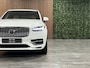 Volvo XC90 T8 AWD Recharge Insription | Full Option! | Luchtvering | Bowers & Wilkins | Trekhaak | Stoelventilatie | Alcantara hemelbekleding | Schuifdak | Stoelmassage | 360° Camera | Head-Up display | Adaptieve Cruise Control | Standkachel met Volvo On Call App |