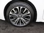 Toyota Corolla Touring Sports Hybrid 180 Business Plus *DEMO* | Parkeersensoren V+A | Half lederen bekleding | Parelmoer lak | Stoelverwarming |