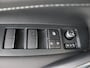 Toyota Corolla Touring Sports Hybrid 180 Business Plus *DEMO* | Parkeersensoren V+A | Half lederen bekleding | Parelmoer lak | Stoelverwarming |