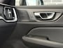 Volvo V60 Cross Country 2.0 B5 AWD Ultimate | Getint glas | All-season banden | Trekhaak | 360 camera | Head-up display | Harman Kardon audio | Stoel en stuur verwarming