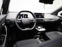 MG 4 Electric Luxury 64 kWh AUTOMAAT | CAMERA | NAVIGATIE | APPLE CARPLAY | HALF STOF-LEDEREN BEKLEDING | WINTERPAKKET | ELEKTRISCHE STOEL |