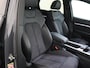 Audi Q8 e-tron 55 quattro S Edition Competition 115 kWh | Panoramadak | Trekhaak | Luchtvering | Adaptieve cruise control | LED koplampen | Achteruitrijcamera | Grootlichtassistent | Stoelverwarming |
