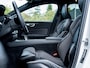 Volvo S60 2.0 B4 R-Design | Schuif/ Kantel Dak | Trekhaak elek. | Harman & Kardon | Adaptieve LED Koplampen | Stoelverwarming | Stuurwiel Verwarmd | Privacy Glas | Camera | Adaptieve Cruise Control | Origineel NL | Eerste Eigenaar | BTW Auto |