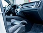 Volvo S60 2.0 B4 R-Design | Schuif/ Kantel Dak | Trekhaak elek. | Harman & Kardon | Adaptieve LED Koplampen | Stoelverwarming | Stuurwiel Verwarmd | Privacy Glas | Camera | Adaptieve Cruise Control | Origineel NL | Eerste Eigenaar | BTW Auto |