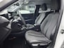 Peugeot e-2008 EV 50kWh 136pk Allure Pack I Navigatie I keyless entry