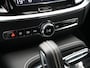 Volvo V60 T6 Recharge AWD R-Design Plug In Hybrid 340pk Dealer O.H PHEV | Trekhaak Af Fabriek | Camera | Harman & Kardon | Lederen Sporstoelen Memory & Verwarmd | Apple Carplay | Cruise Control | Navigatie | Virtual | DAB |